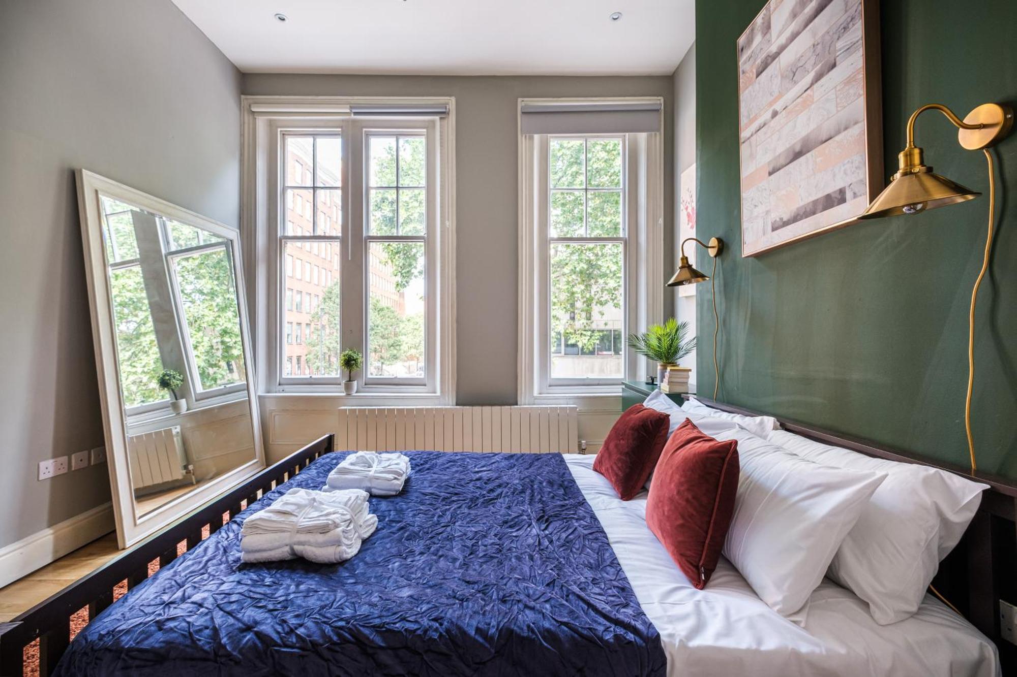 Sunny Corner Apartment In Center Of London Exterior photo